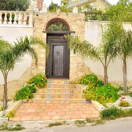 Elsa Cori Me Hotel Favara Bagian luar foto