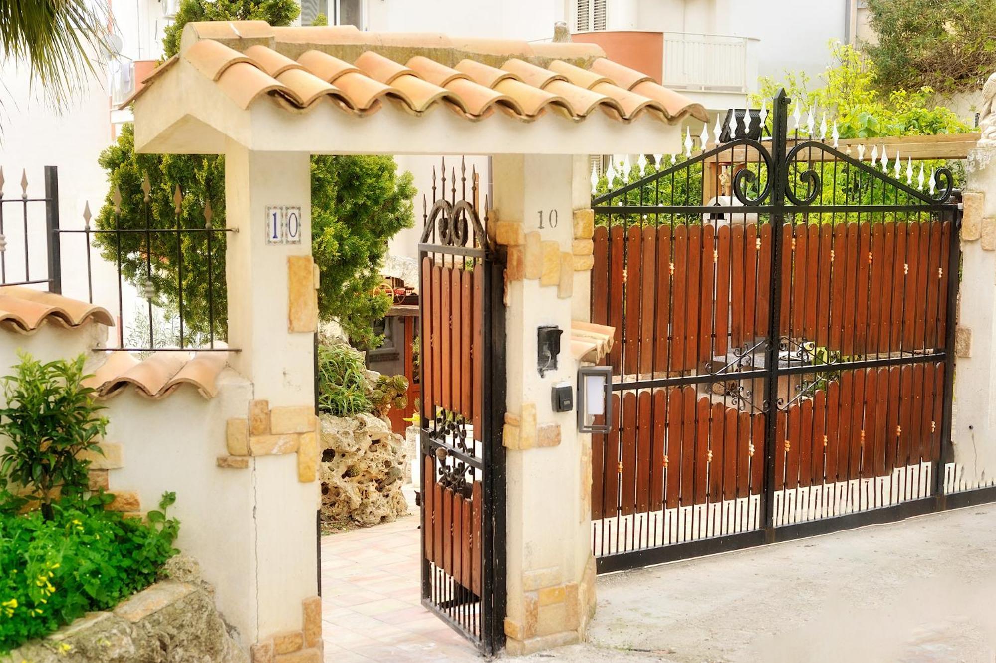 Elsa Cori Me Hotel Favara Bagian luar foto
