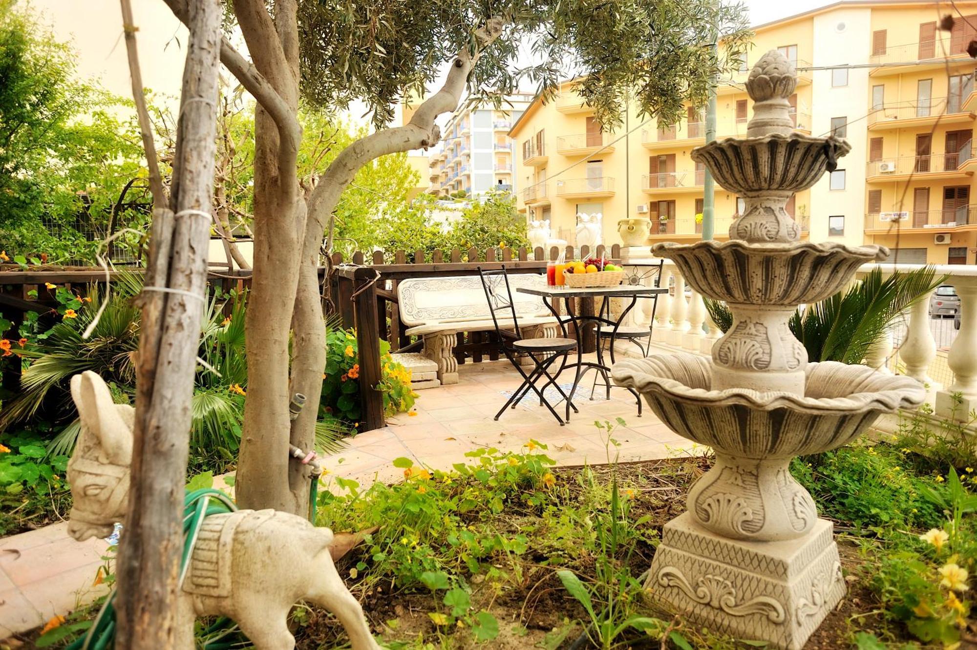 Elsa Cori Me Hotel Favara Bagian luar foto
