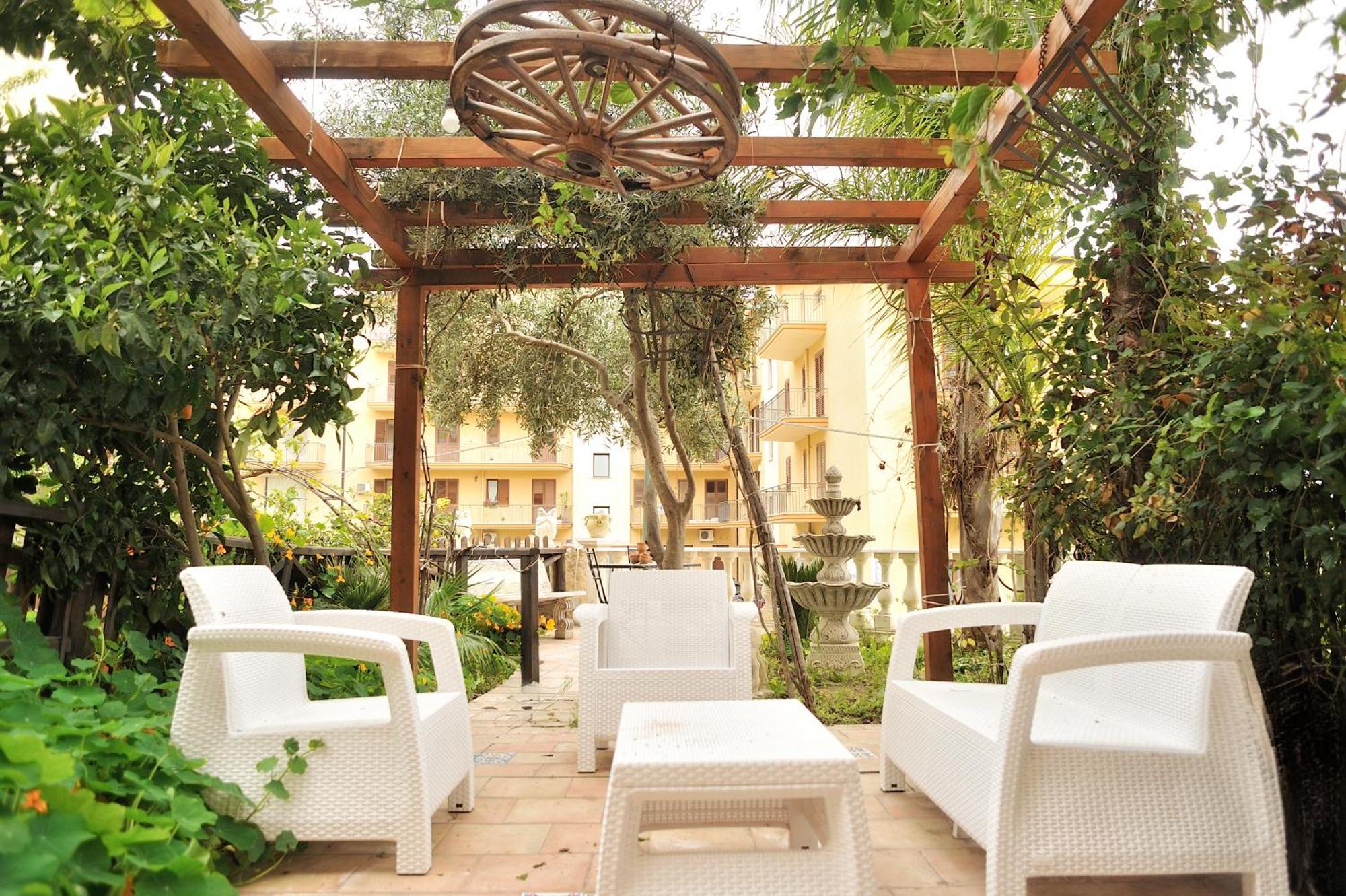 Elsa Cori Me Hotel Favara Bagian luar foto